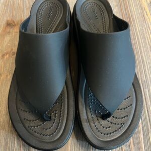 Crocs Women’s Brooklyn Platfoam Flip Flop